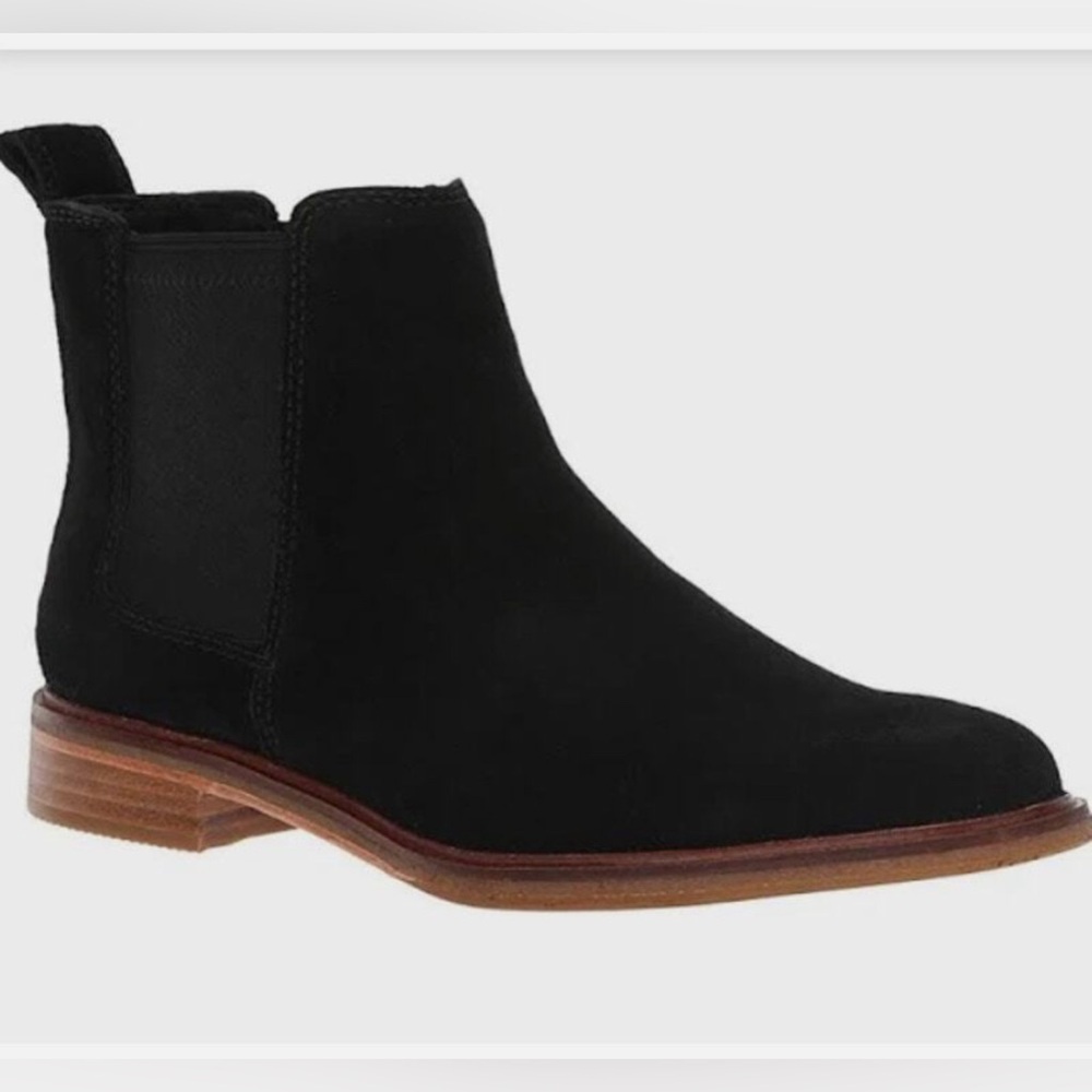 Clark’s Women’s Clarkdale Black Suede Chelsea Boots